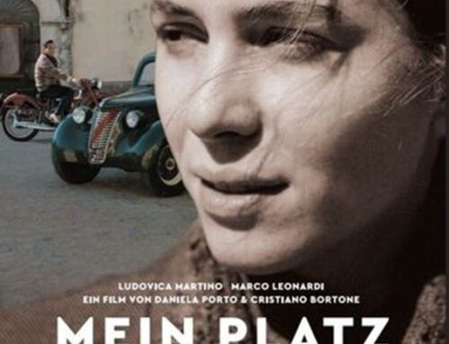 MEIN PLATZ IST HIER – IL MIO POSTO È QUI